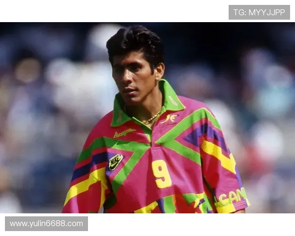 全球最受欢迎的足球明星背后的故事与成就揭秘 全球最受欢迎的足球明星背后的故事与成就揭秘