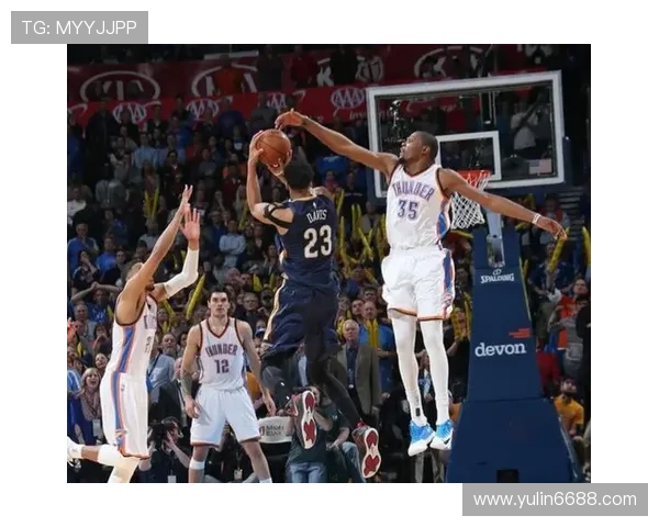 足球明星在篮球场上的精彩表现与运动天赋的完美结合